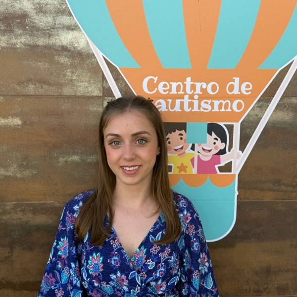 Carmen — Terapeuta Ocupacional especializada en Atención Temprana, con formación en Autismo y selectividad alimentaria