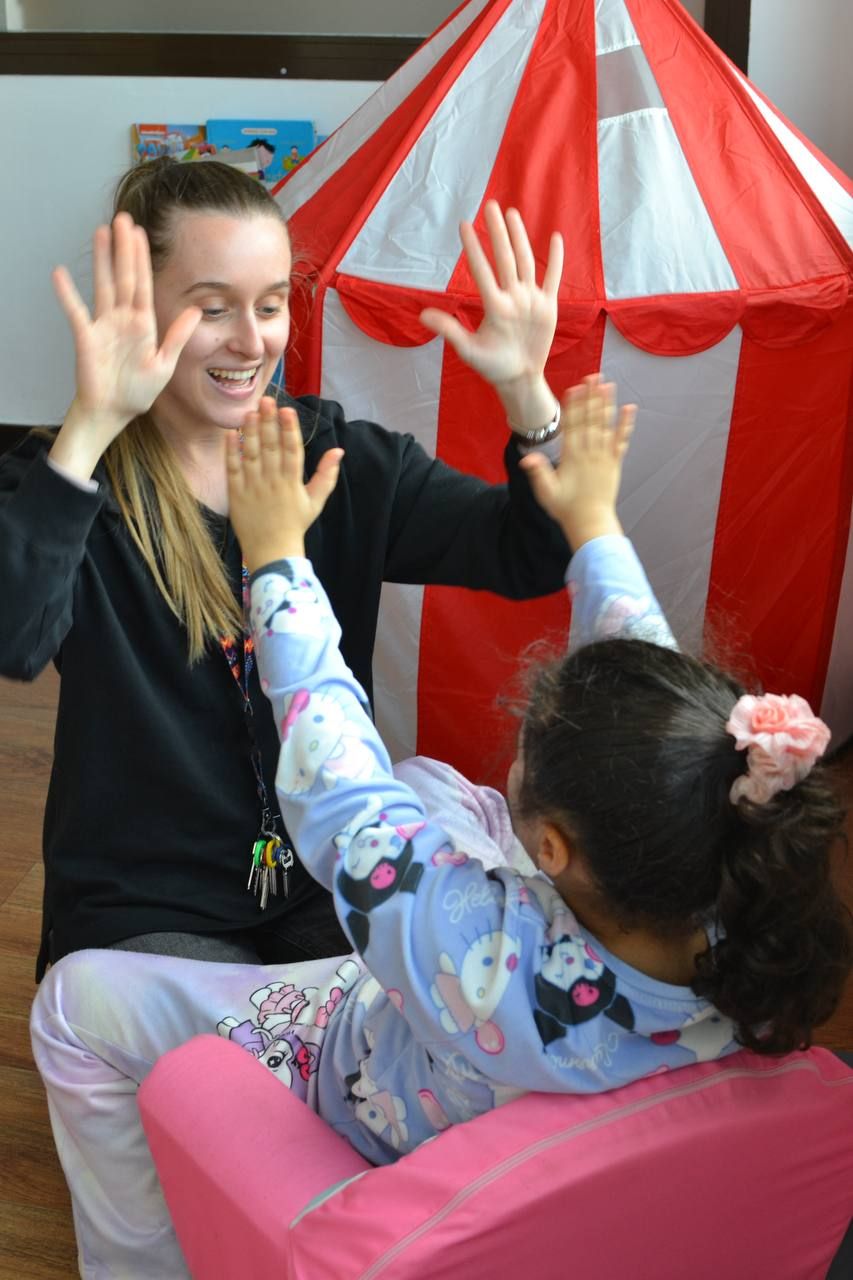 Aula Cometea — terapia grupal con niños